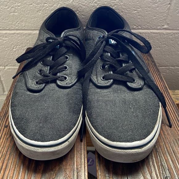 vans shoes size 11